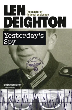 Len Deighton Yesterday’s Spy обложка книги