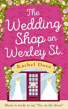 Rachel Dove The Wedding Shop on Wexley Street: A laugh out loud romance to curl up with in 2018 обложка книги
