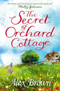 Alex Brown The Secret of Orchard Cottage: The feel-good number one bestseller обложка книги