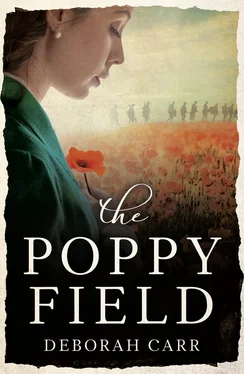 Deborah Carr The Poppy Field: A gripping and emotional historical romance обложка книги