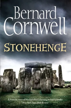 Bernard Cornwell Stonehenge: A Novel of 2000 BC обложка книги