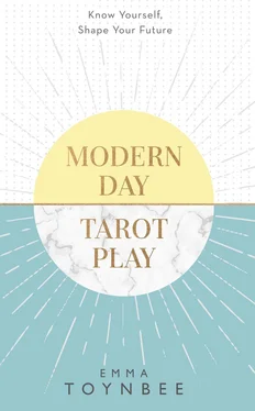 Emma Toynbee Modern Day Tarot Play: Know yourself, shape your life обложка книги