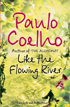 Paulo Coelho Like the Flowing River: Thoughts and Reflections обложка книги