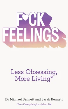 Sarah Bennett F*ck Feelings: Less Obsessing, More Living обложка книги