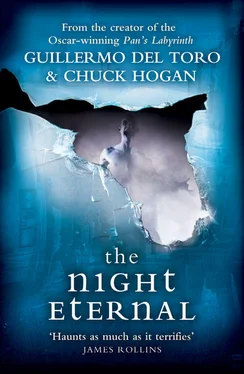 Chuck Hogan The Night Eternal