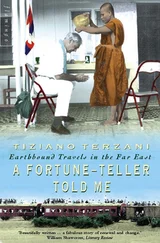 Tiziano Terzani - A Fortune-Teller Told Me - Earthbound Travels in the Far East