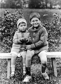 Svetlana age six with her elevenyearold brother Vasili in a photo from - фото 8