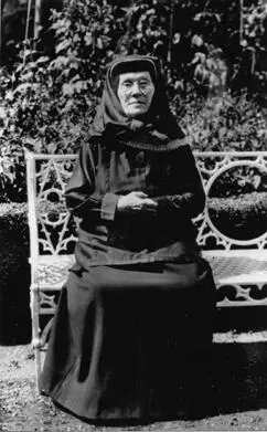 Stalins mother Ekaterina Keke Djugashvili who refused to leave her native - фото 7