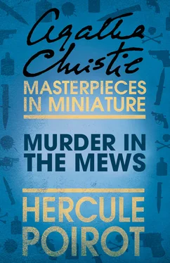 Agatha Christie Murder in the Mews: A Hercule Poirot Short Story обложка книги