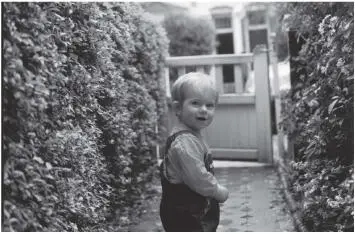 blonde and dimpled and dungareed But these are just a writers irresistible - фото 4