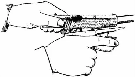 Рис 5Отделение затвора от рамки 3 Снять со ствола возвратную - фото 5