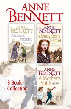 Anne Bennett Anne Bennett 3-Book Collection: A Sister’s Promise, A Daughter’s Secret, A Mother’s Spirit обложка книги