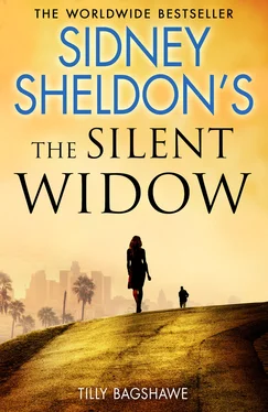 Sidney Sheldon Sidney Sheldon’s The Silent Widow: A gripping new thriller for 2018 with killer twists and turns обложка книги