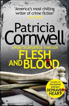 Patricia Cornwell Flesh and Blood обложка книги