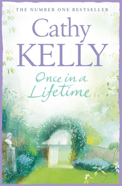 Cathy Kelly Once in a Lifetime обложка книги