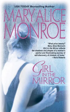 Mary Alice Monroe Girl In The Mirror обложка книги