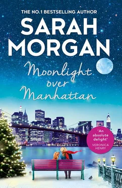 Sarah Morgan Moonlight Over Manhattan: A charming, heart-warming and lovely read that won’t disappoint! обложка книги