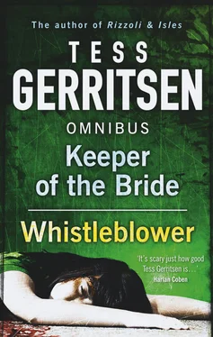 Tess Gerritsen Keeper of the Bride / Whistleblower: Keeper of the Bride / Whistleblower обложка книги