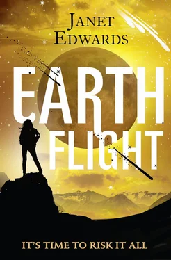 Janet Edwards Earth Flight обложка книги