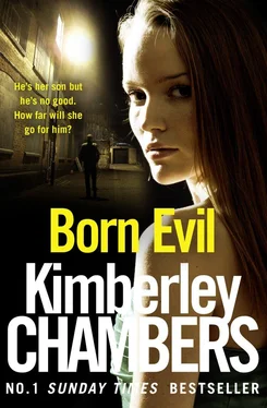 Kimberley Chambers Born Evil обложка книги