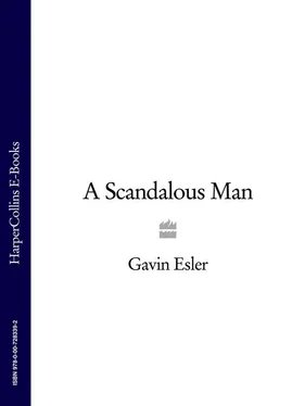Gavin Esler A Scandalous Man обложка книги