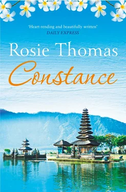 Rosie Thomas Constance обложка книги