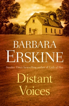 Barbara Erskine Distant Voices