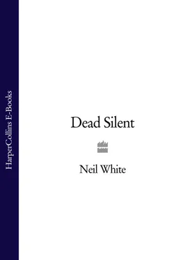 Neil White DEAD SILENT обложка книги