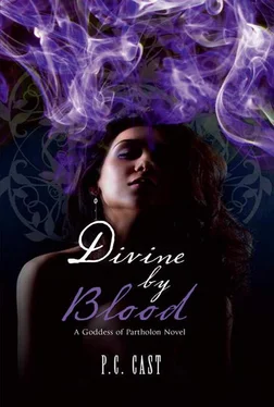 P.C. Cast Divine by Blood обложка книги