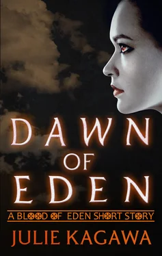 Julie Kagawa Dawn of Eden обложка книги