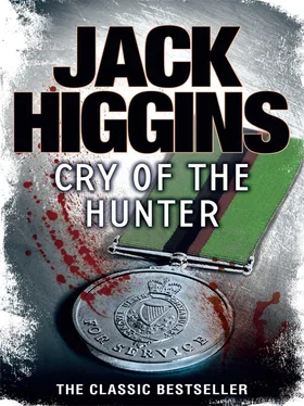 Jack Higgins Cry of the Hunter обложка книги