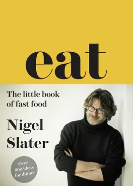 Nigel Slater Eat – The Little Book of Fast Food обложка книги
