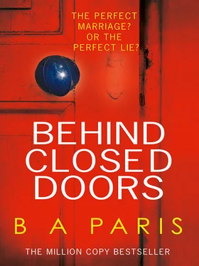 B. A. Paris Behind Closed Doors: The gripping psychological thriller everyone is raving about обложка книги