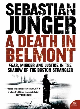 Sebastian Junger A Death in Belmont обложка книги