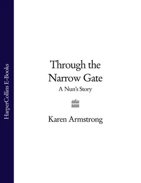 Karen Armstrong Through the Narrow Gate: A Nun’s Story обложка книги
