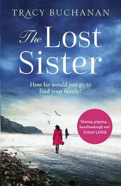 Tracy Buchanan The Lost Sister: A gripping emotional page turner with a breathtaking twist обложка книги