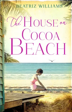 Beatriz Williams The House on Cocoa Beach: A sweeping epic love story, perfect for fans of historical romance обложка книги