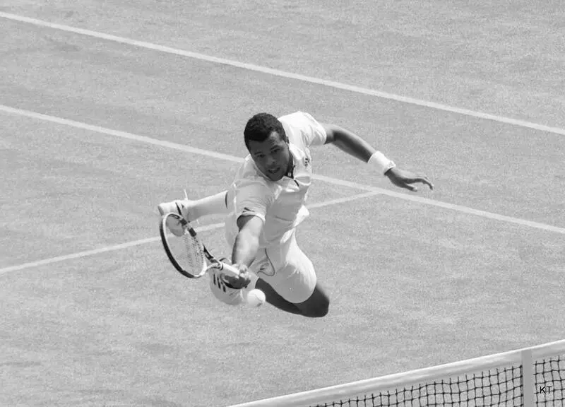 Fig 4 Speed of reactions JoWilfried Tsonga reaching for a volley at - фото 3
