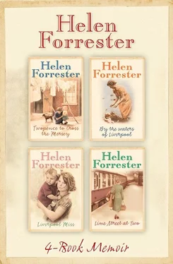 Helen Forrester The Complete Helen Forrester 4-Book Memoir: Twopence to Cross the Mersey, Liverpool Miss, By the Waters of Liverpool, Lime Street at Two обложка книги