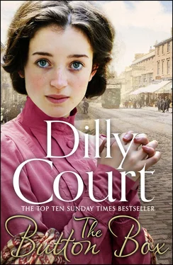 Dilly Court The Button Box: Gripping historical romance from the Sunday Times Bestseller обложка книги