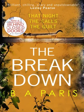 B Paris The Breakdown: The gripping thriller from the bestselling author of Behind Closed Doors обложка книги