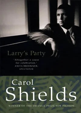 Carol Shields Larry’s Party обложка книги