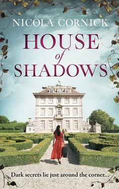 Nicola Cornick House Of Shadows: Discover the thrilling untold story of the Winter Queen