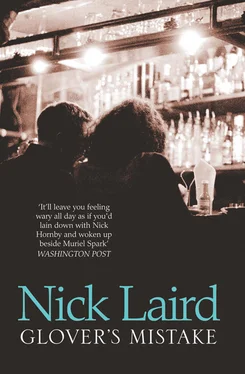 Nick Laird Glover’s Mistake обложка книги