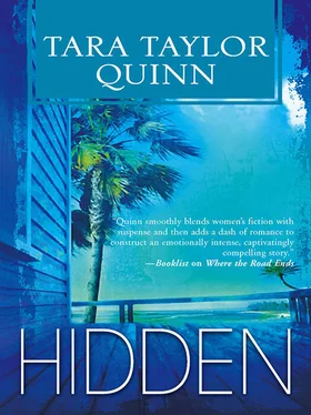 Tara Quinn Hidden обложка книги