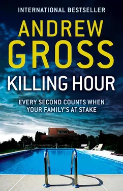 Andrew Gross Killing Hour обложка книги