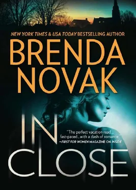 Brenda Novak In Close обложка книги