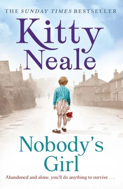 Kitty Neale Nobody’s Girl обложка книги