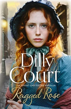 Dilly Court Ragged Rose обложка книги