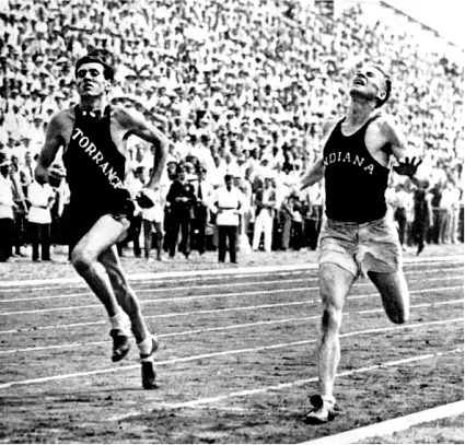Louie and Lash at the finish line at the 1936 Olympic trials Courtesy of Louis - фото 6
